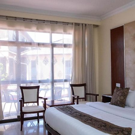 Mika Hotel Kabulonga Лусака Экстерьер фото
