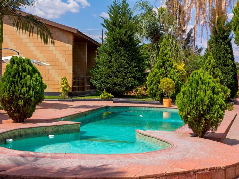 Mika Hotel Kabulonga Лусака Экстерьер фото
